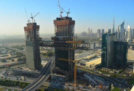 “إثراء دبي” تنجز بناء هيكل “ذا لينك” في “ون زعبيل”، وتسعى لتحطيم الرقم القياسي العالمي لأطول برج معلق “كابولي”